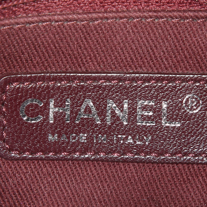 Borsa a tracolla Chanel Handle in pelle martellata grigia - Detail D4
