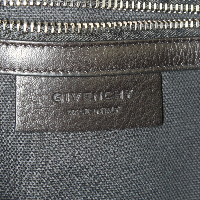 Borsa a tracolla Givenchy Pandora in pelle nera e bianca decorazione con chiodi in metallo argentato - Detail D4