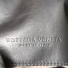 Bolso de mano Bottega Veneta Sloane en cuero intrecciato negro - Detail D3 thumbnail