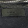 Bolso para llevar al hombro o en la mano Givenchy Antigona modelo mediano en cuero esmaltado negro - Detail D4 thumbnail