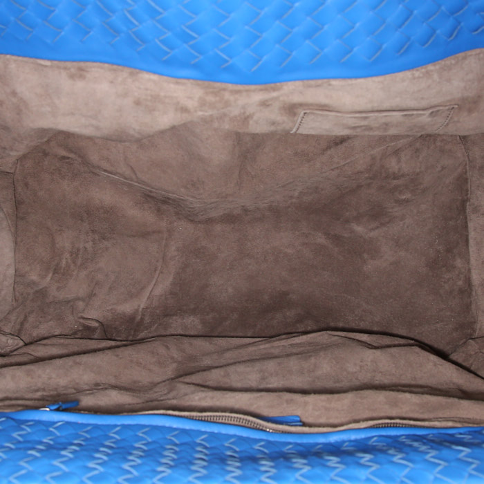 Sac cabas Bottega Veneta Cesta grand modèle en cuir intrecciato bleu - Detail D2