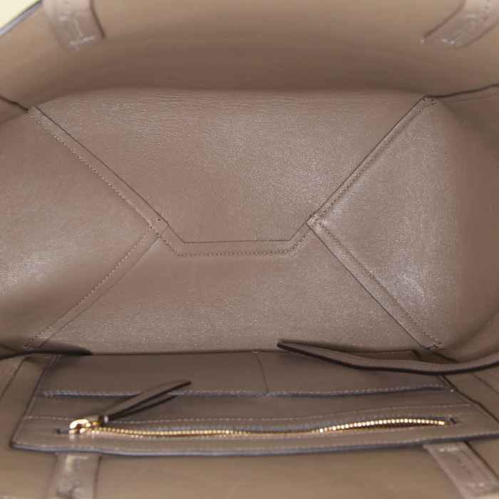 Bolso Cabás Celine Cabas Phantom en cuero granulado marrón etoupe - Detail D2