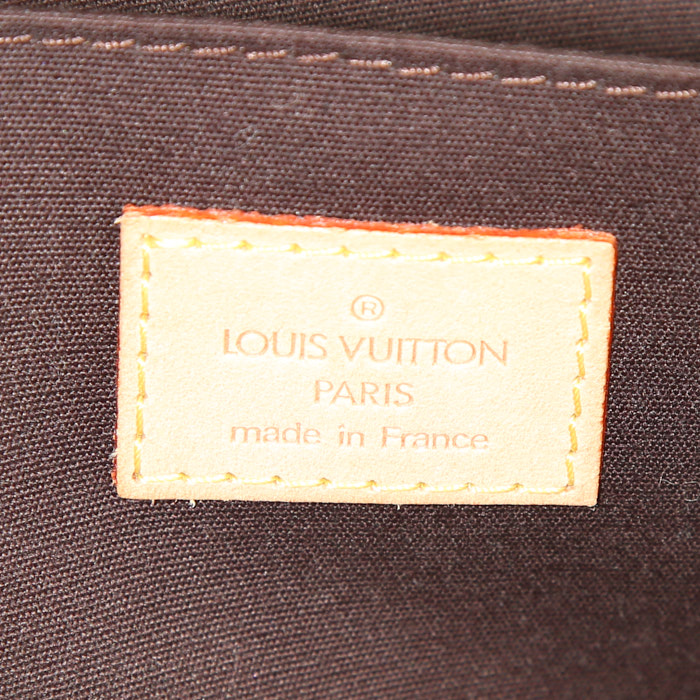 Sac porté épaule ou main Louis Vuitton Roxbury en cuir verni monogram bordeaux et cuir naturel - Detail D4