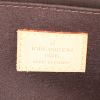 Bolso para llevar al hombro o en la mano Louis Vuitton Roxbury en charol Monogram color burdeos y cuero natural - Detail D4 thumbnail
