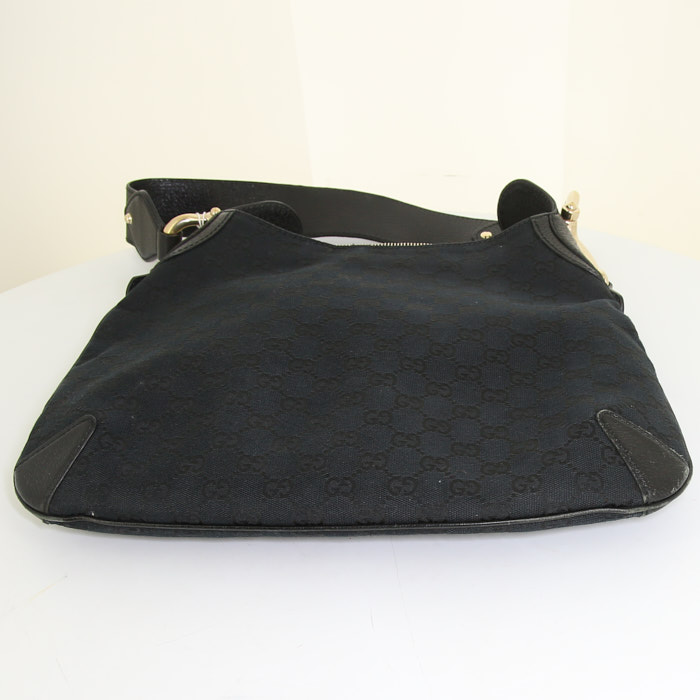 Bolso de mano Gucci en lona Monogram negra y cuero negro - Detail D4
