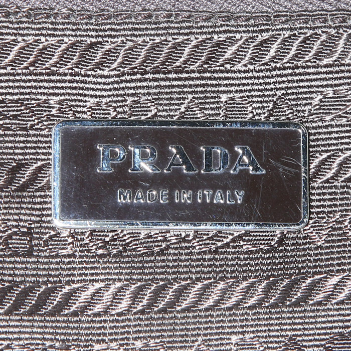 Sac à main Prada en autruche marron - Detail D3
