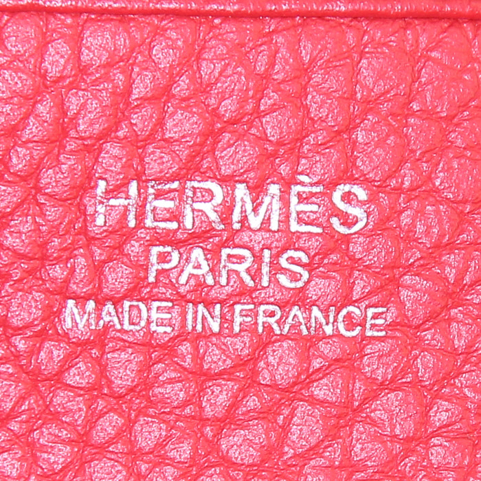 Hermes Evelyne medium model shoulder bag in red Garance togo leather - Detail D3