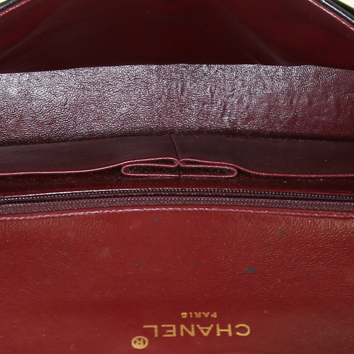 Bolso bandolera Chanel Vintage en cuero acolchado negro - Detail D2