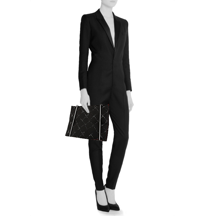 Portaordenador Chanel en lona negra - Detail D1