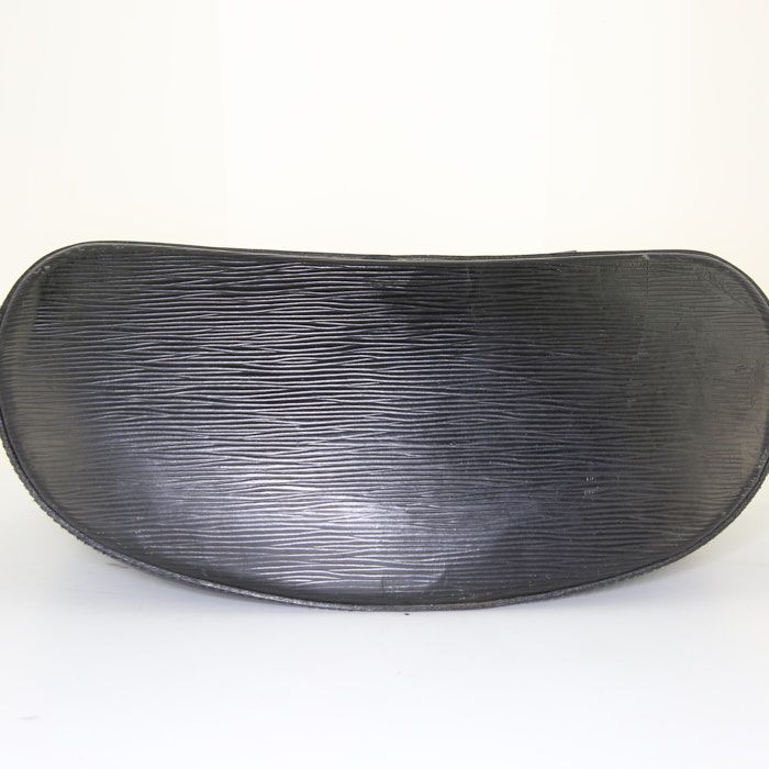 Mochila Louis Vuitton Gobelins - Backpack en cuero Epi negro - Detail D4