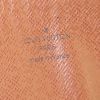 Bolsito de mano Louis Vuitton Poche-documents en lona Monogram marrón - Detail D3 thumbnail