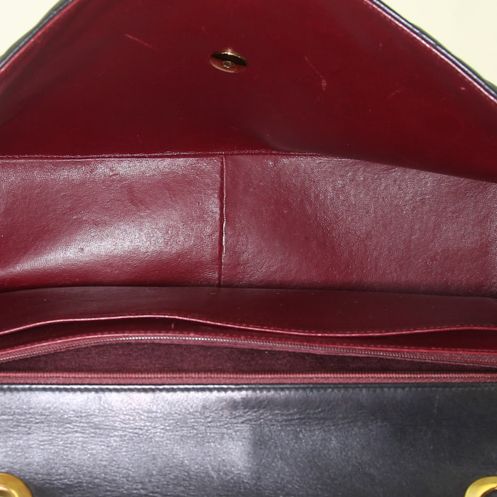 Chanel Timeless Maxi Jumbo handbag in black quilted leather - Detail D3