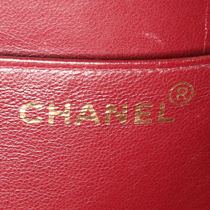 Chanel Timeless Maxi Jumbo handbag in black quilted leather - Detail D4