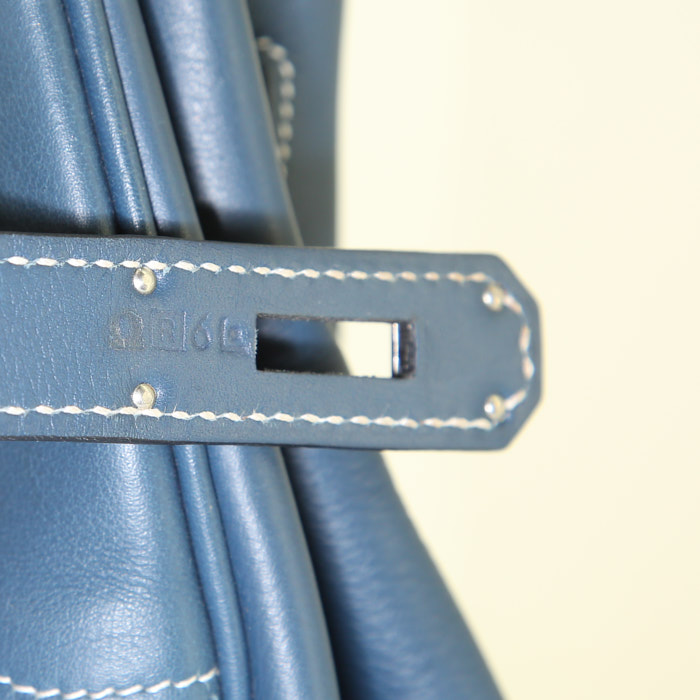 Sac à main Hermès Birkin Ghillies en toile grise et cuir Swift bleu - Detail D4