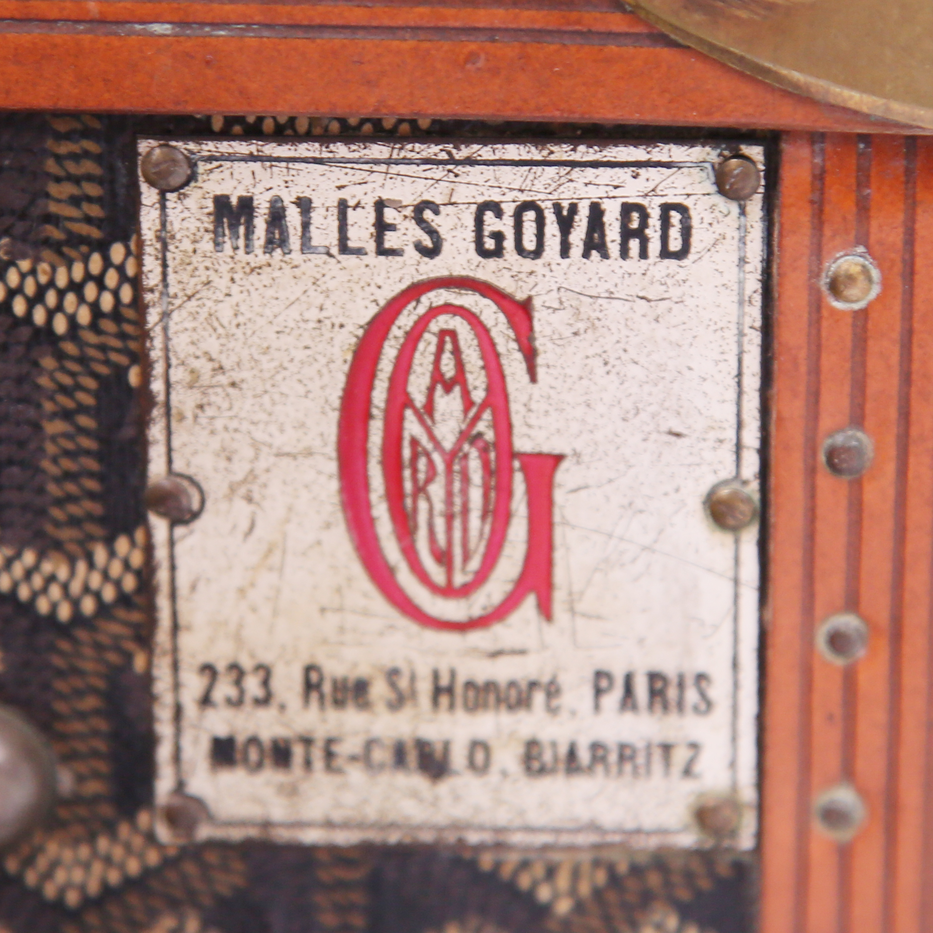 Goyard mail trunk in Goyard canvas and brown lozine (vulcanised fibre) - Detail D4