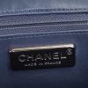 Bolso de mano Chanel Executive en aligátor azul - Detail D3 thumbnail