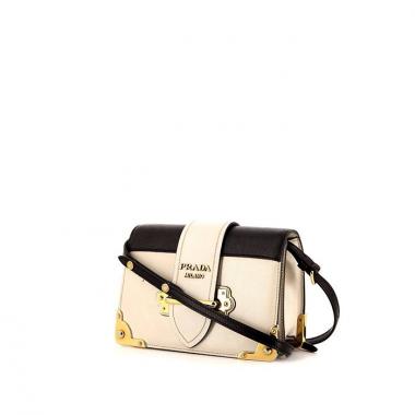 Bolso bandolera Prada Cahier en cuero color crema y negro