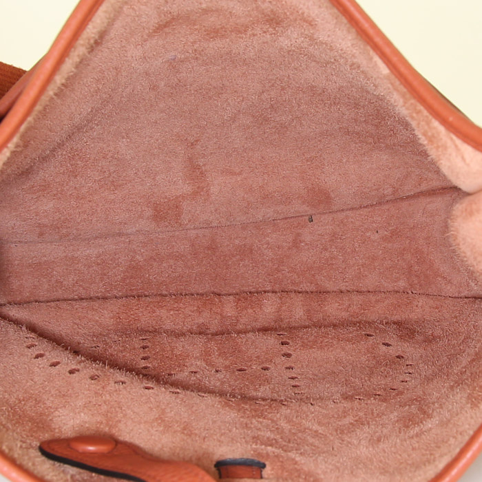 Hermes Evelyne medium model shoulder bag in red leather taurillon clémence - Detail D2