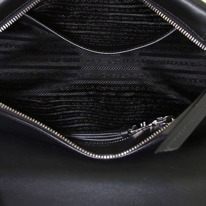 Sac porté épaule Prada Concept en cuir noir - Detail D2