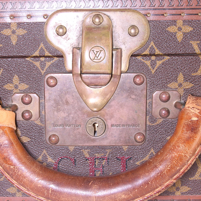 Valise Louis Vuitton Bisten 60 cm en toile monogram et cuir naturel - Detail D4