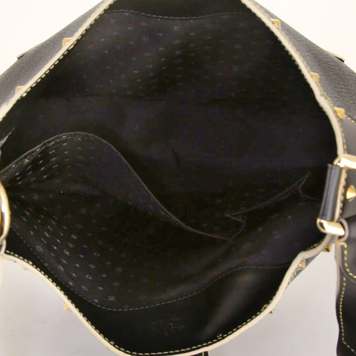 Bolso para llevar al hombro o en la mano Louis Vuitton Affriolant en cuero granulado negro - Detail D2