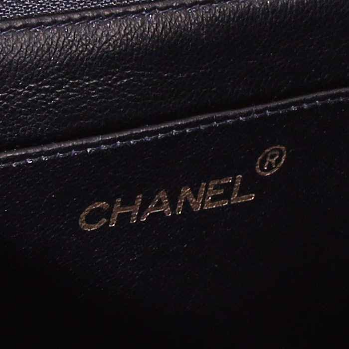Chanel Timeless handbag in purple quilted canvas - Detail D3