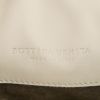 Sac à main Bottega Veneta Sloane en cuir tressé blanc-cassé - Detail D3 thumbnail