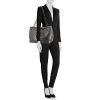 Shopping bag Chanel Soft CC in pelle iridescente nera - Detail D1 thumbnail