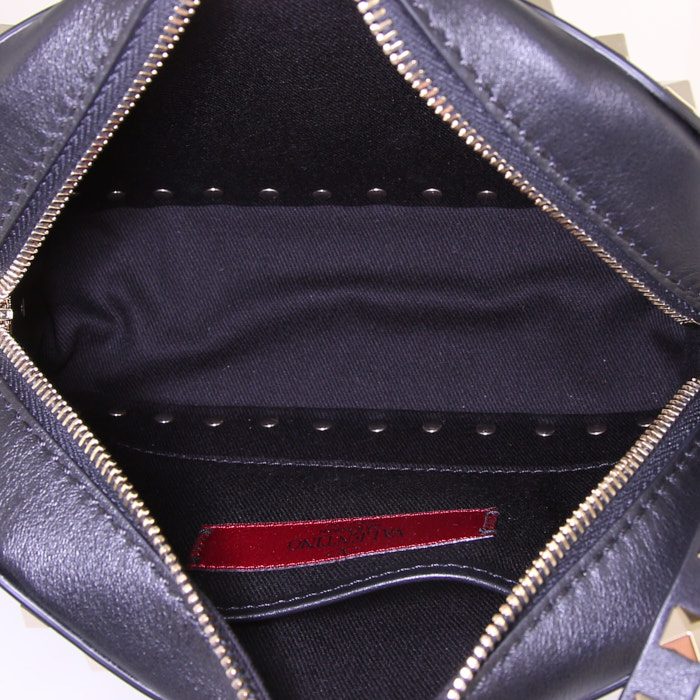 Sac bandoulière Valentino Garavani Rockstud Camera en cuir noir - Detail D2