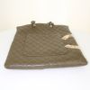 Bolso de mano Chanel Cambon en cuero acolchado caqui - Detail D4 thumbnail