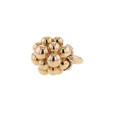 Sortija Boucheron Grains de Mure en oro rosa y diamantes