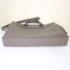 Louis Vuitton Avenue briefcase in grey leather - Detail D5 thumbnail