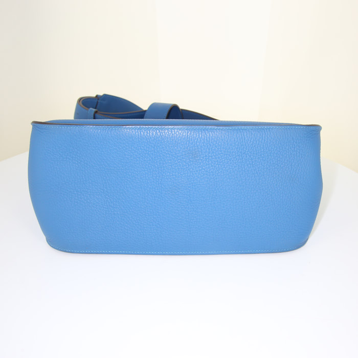 Hermes Jypsiere shoulder bag in blue Mykonos togo leather - Detail D6