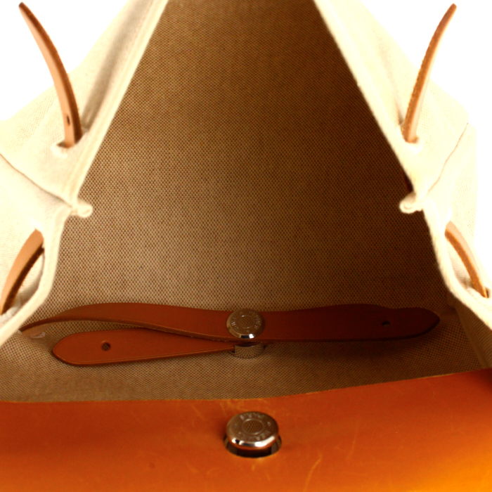 Sac à dos Hermes Herbag en toile beige et cuir naturel - Detail D3