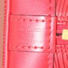 Louis Vuitton Alma medium model handbag in red epi leather - Detail D3 thumbnail