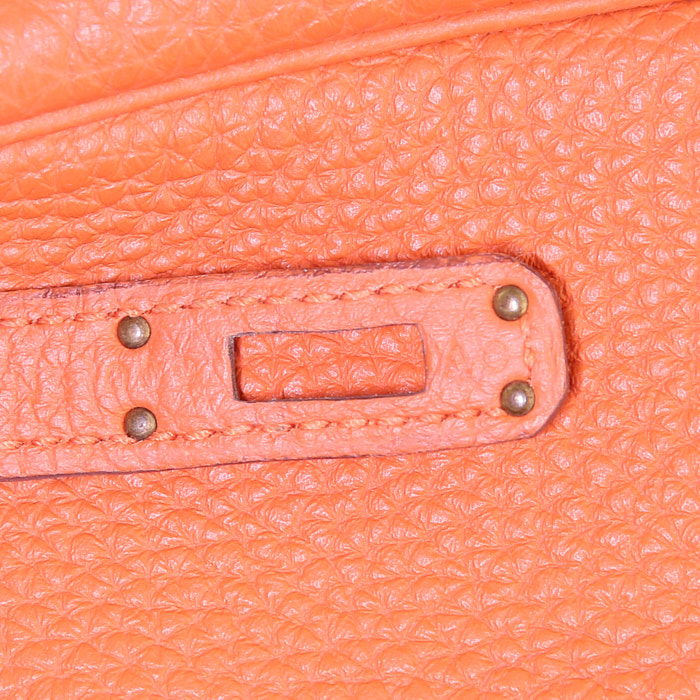 Bolso de mano Hermes Kelly 25 cm en cuero togo naranja - Detail D5