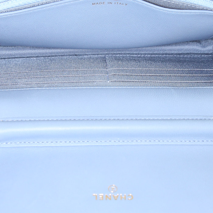 Chanel Wallet on Chain shoulder bag in blue denim canvas - Detail D2