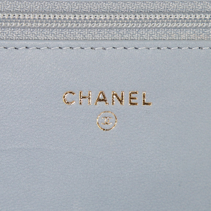 Borsa a tracolla Chanel Wallet on Chain in tela denim blu - Detail D3