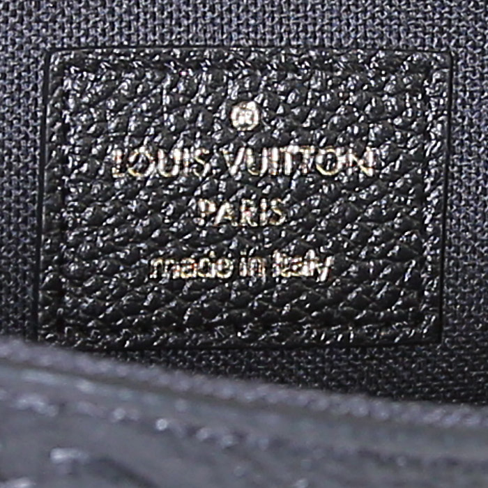Louis Vuitton Félicie shoulder bag in black leather - Detail D3
