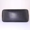 Bolso de mano Chanel Medaillon - Bag en cuero granulado acolchado negro - Detail D5 thumbnail