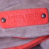 Sac à main Bottega Veneta Brick en cuir tressé rouge - Detail D3 thumbnail