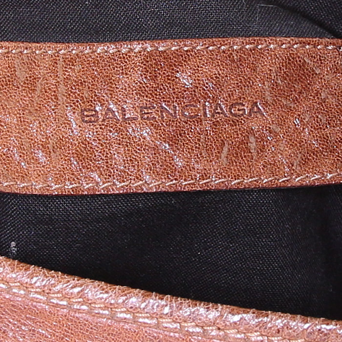 Borsa da spalla o a mano Balenciaga Day in pelle marrone effetto invecchiato - Detail D3