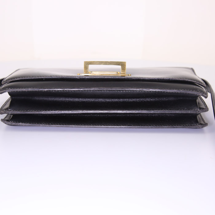 Sac bandoulière Hermès Quito Ii en cuir box noir - Detail D4