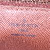 Borsa a tracolla Louis Vuitton in tela monogram marrone e pelle naturale - Detail D3 thumbnail
