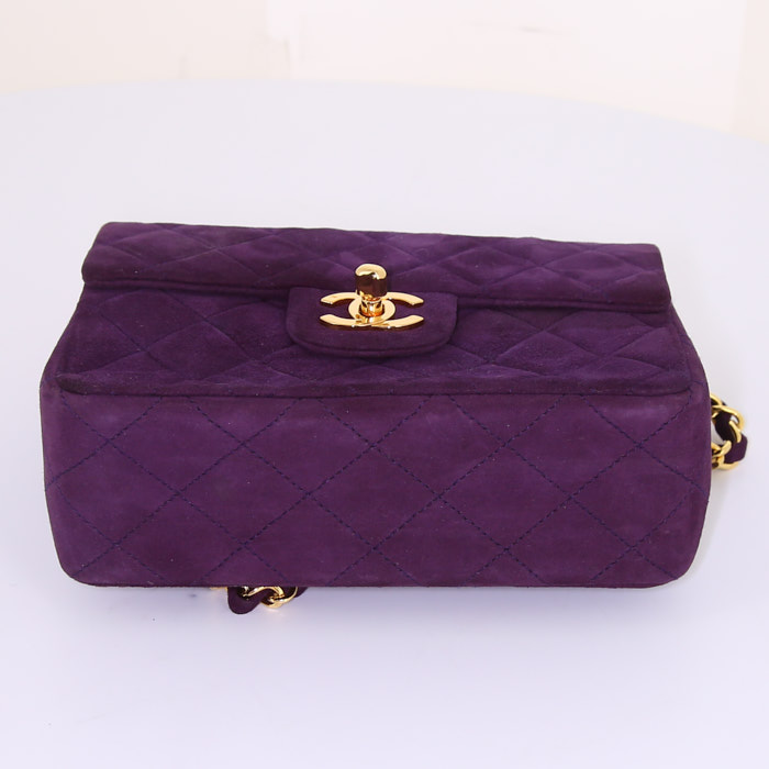 Chanel Mini Timeless shoulder bag in purple quilted suede - Detail D4