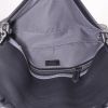 Fendi Baguette shoulder bag in black leather - Detail D2 thumbnail