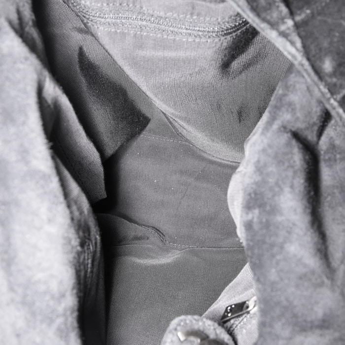 Chanel Vintage shoulder bag in black quilted suede - Detail D2