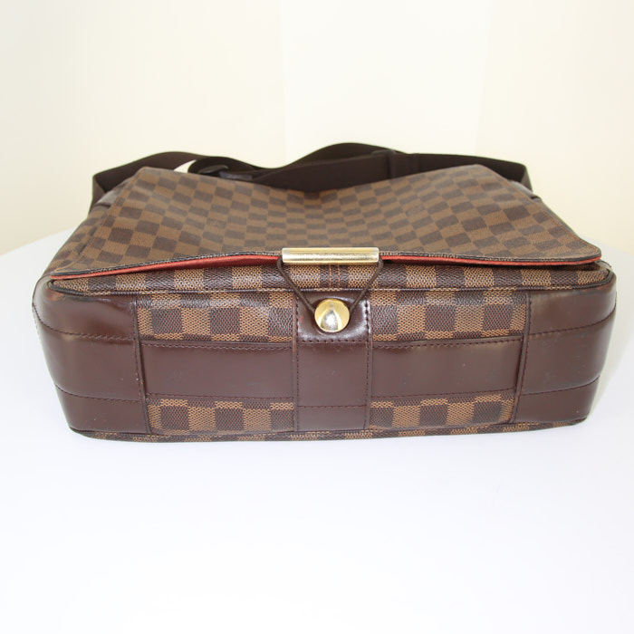 Bolso bandolera Louis Vuitton Bastille en lona a cuadros ébano y cuero marrón - Detail D4