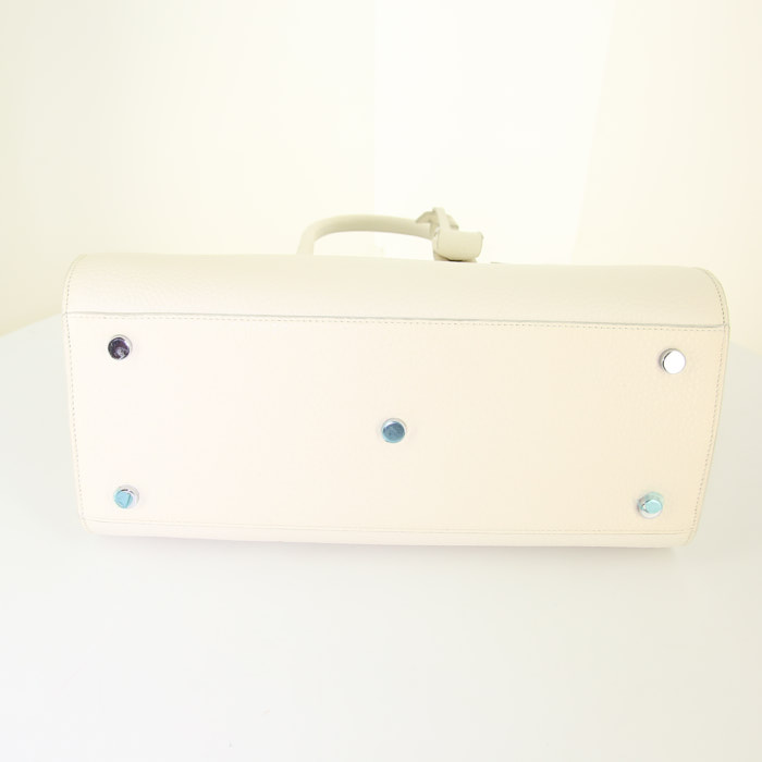 Saint Laurent Sac de jour small model shoulder bag in white grained leather - Detail D5