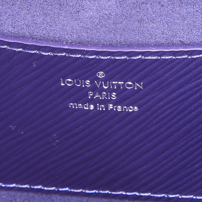 Louis Vuitton Twist handbag in purple epi leather - Detail D4